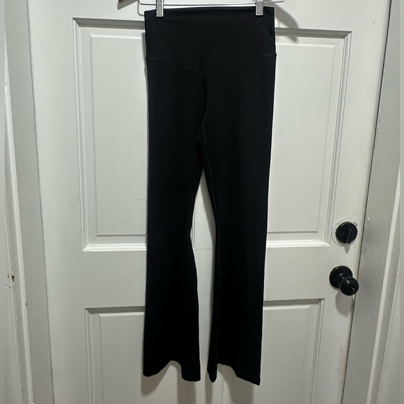 Aerie Real Me High Rise Black Boot Cut Flare Pants Leggings Size M NWOT - Picture 2 of 4